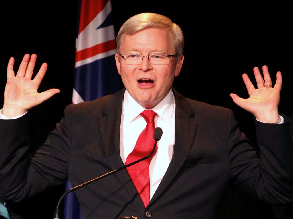 حتى السفراء يفعلونها.. كيفين رود يحذف انتقاداته لترامب