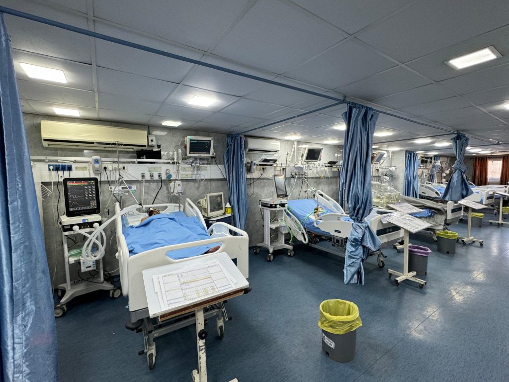 6 شهداء في بيت لاهيا وإجلاء عشرات المرضى خارج القطاع