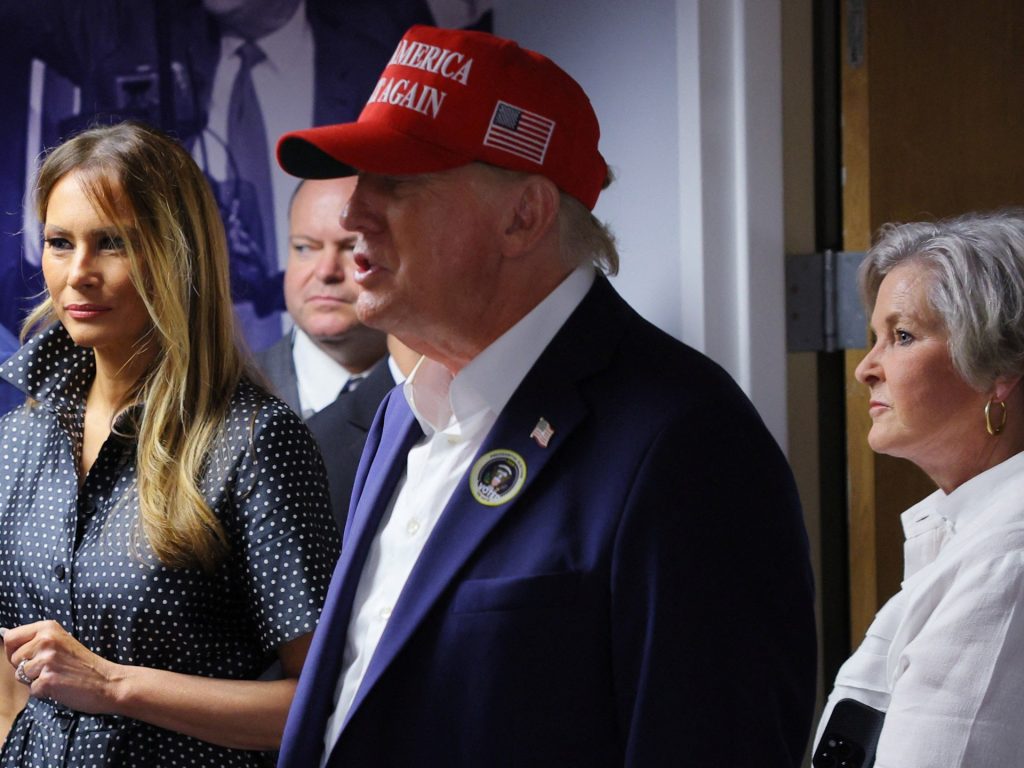 نيويورك تايمز: هناك سبب وراء استمرار فوز ترامب ومن يحذو حذوه