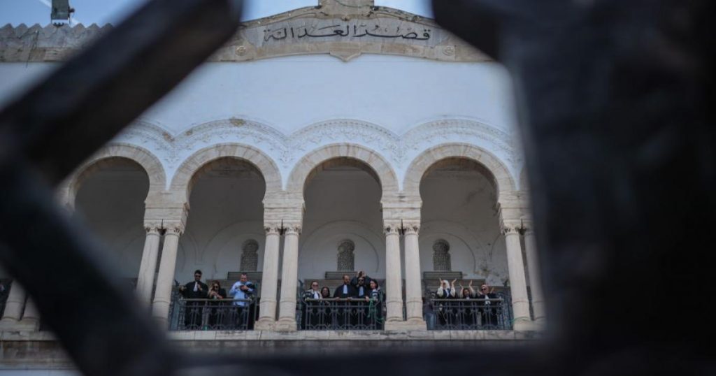 تونس.. إحالة قضية “أنستالينغو” لهيئة قضائية مختصة بملفات الإرهاب