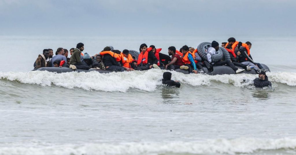 رحلة عسيرة لكن الأمل موجود.. سوري يبحث عن والده الذي فقده في المانش