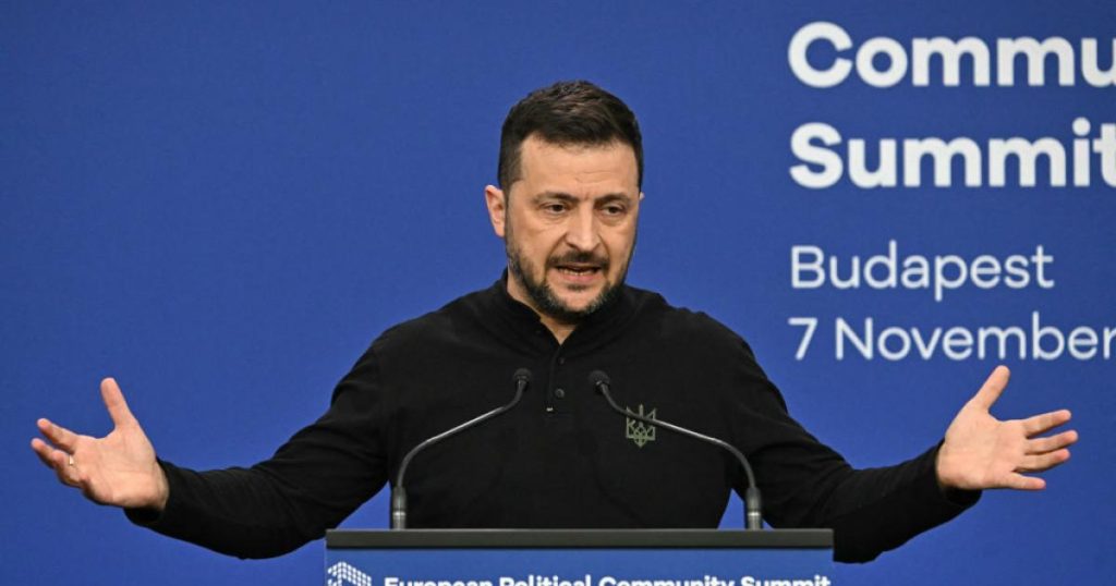 هاجم من يطالبونه بتقديم تنازلات.. زيلينسكي: معانقة بوتين لا تجدي