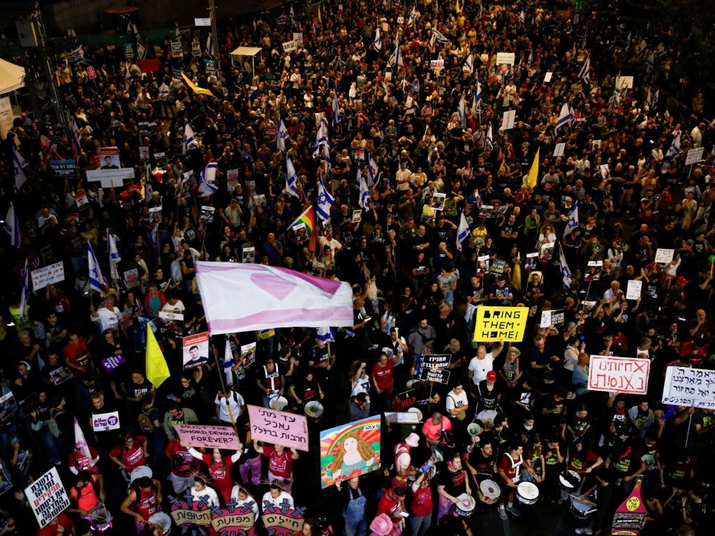 مظاهرة في تل أبيب تطالب بوقف الحرب وعودة الأسرى
