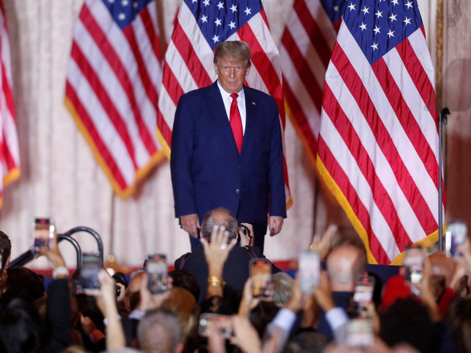 ليبراسيون: 5 رجال بسببهم خسرت هاريس