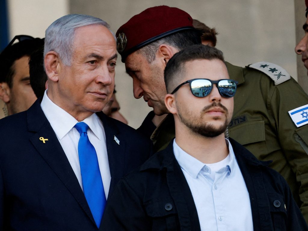 هآرتس: هذه هي الادعاءات الجنائية التي تلاحق مكتب نتنياهو