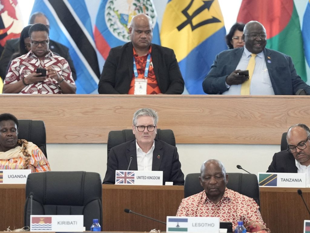 دويتشه فيله: ما فائدة بقاء الدول الأفريقية في الكومنولث؟