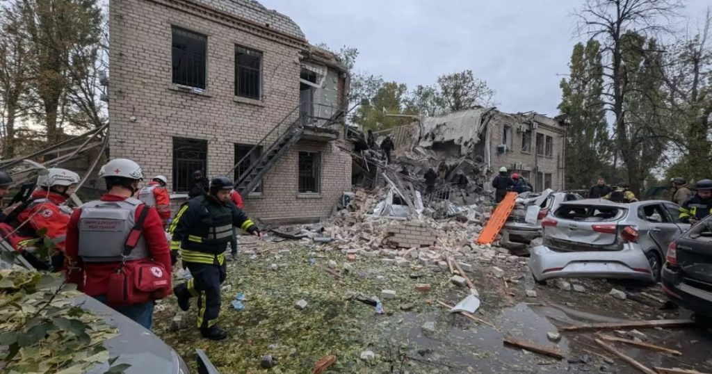 قتلى بهجوم روسي على زاباروجيا وأوكرانيا تعلن إسقاط 48 مسيّرة