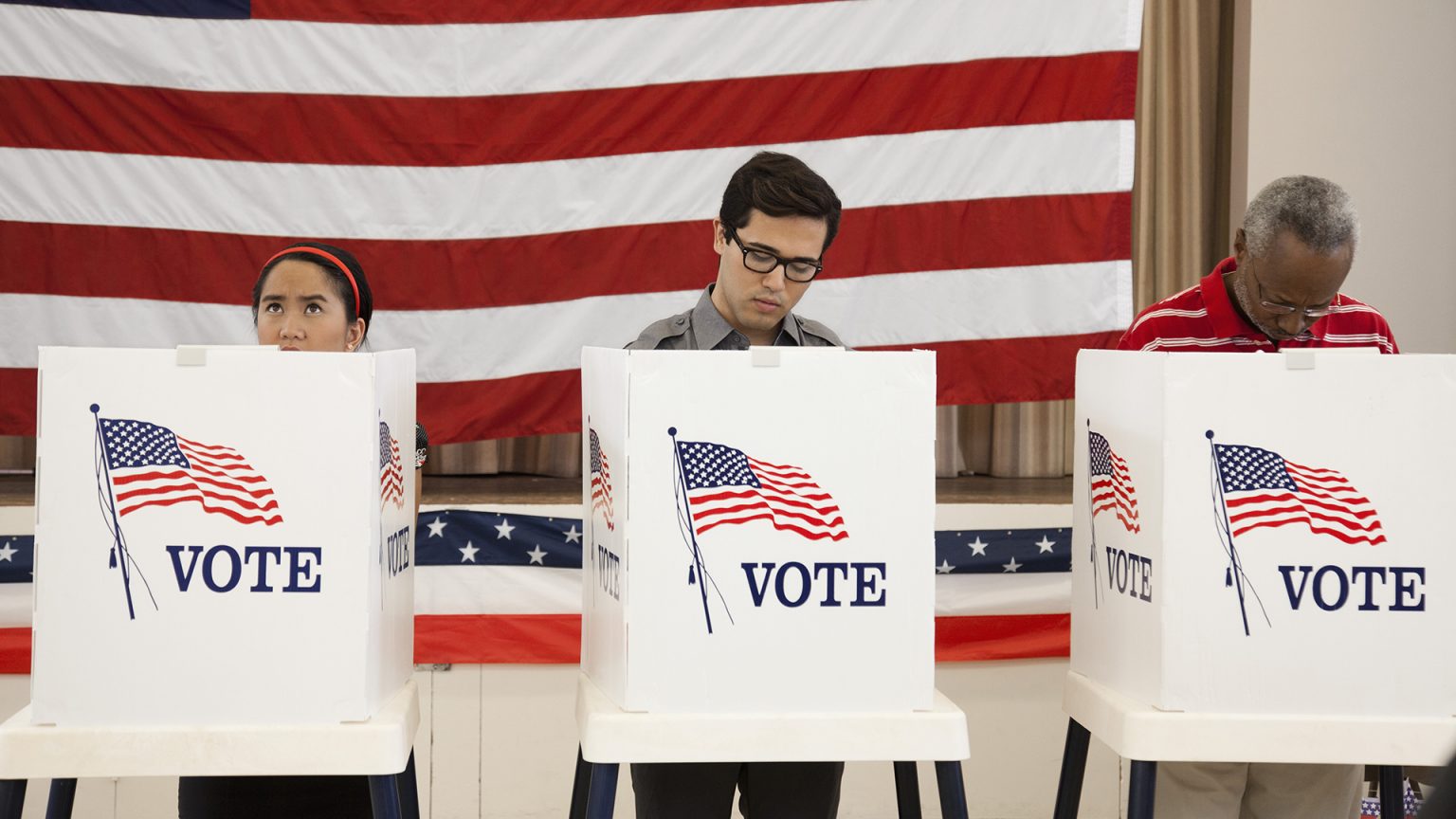 ثلث الأميركيين يعتبرون أن الاقتصاد الأهم في برنامج المرشحين