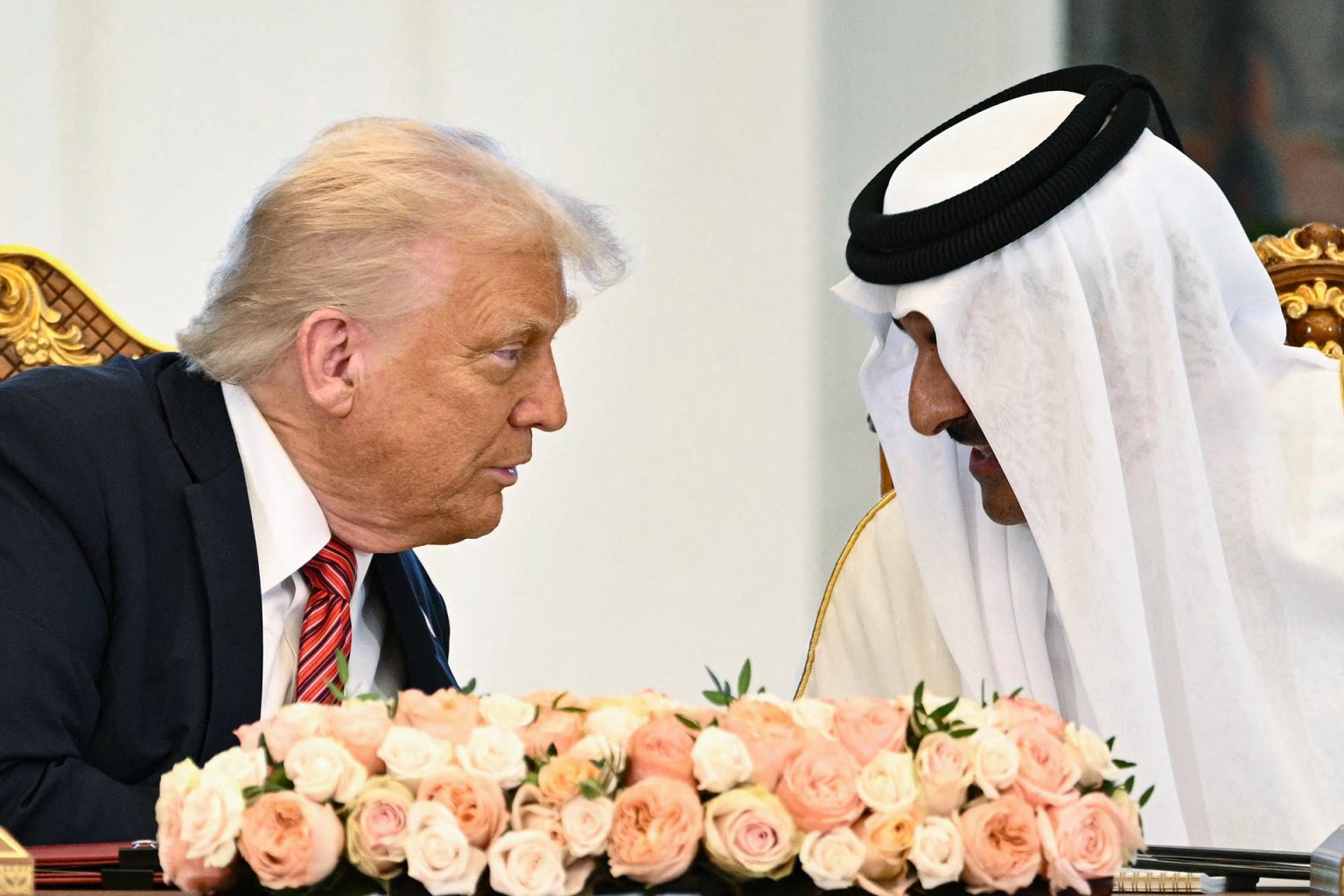 لماذا طال اجتماع أمير قطر وترامب أكثر من وقته المحدد؟