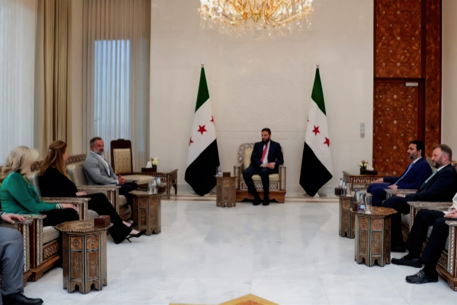 صحيفة أميركية: سوريا تسعى لكسب ود الولايات المتحدة ورفع العقوبات لإعادة الإعمار