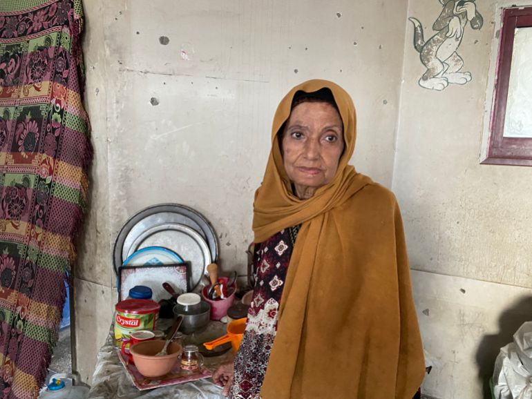 آمنة الصبيحي باعت ملابسها وأسطوانة غاز منزلي فارغة لشراء الدواء والطعام-رائد موسى-خان يونس-الجزيرة نت