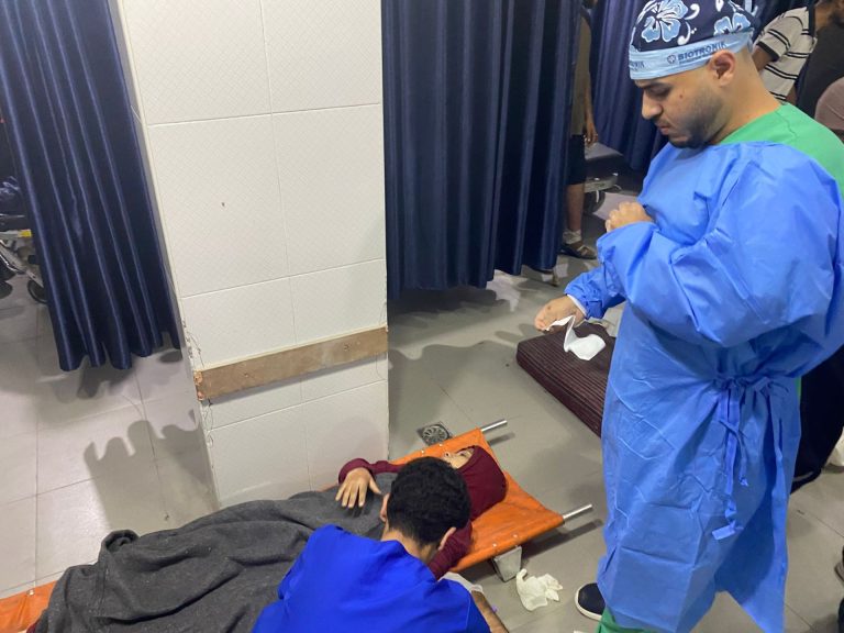 مستشفيات شمال غزة بين الحصار والقصف وانهيار البنية التحتية