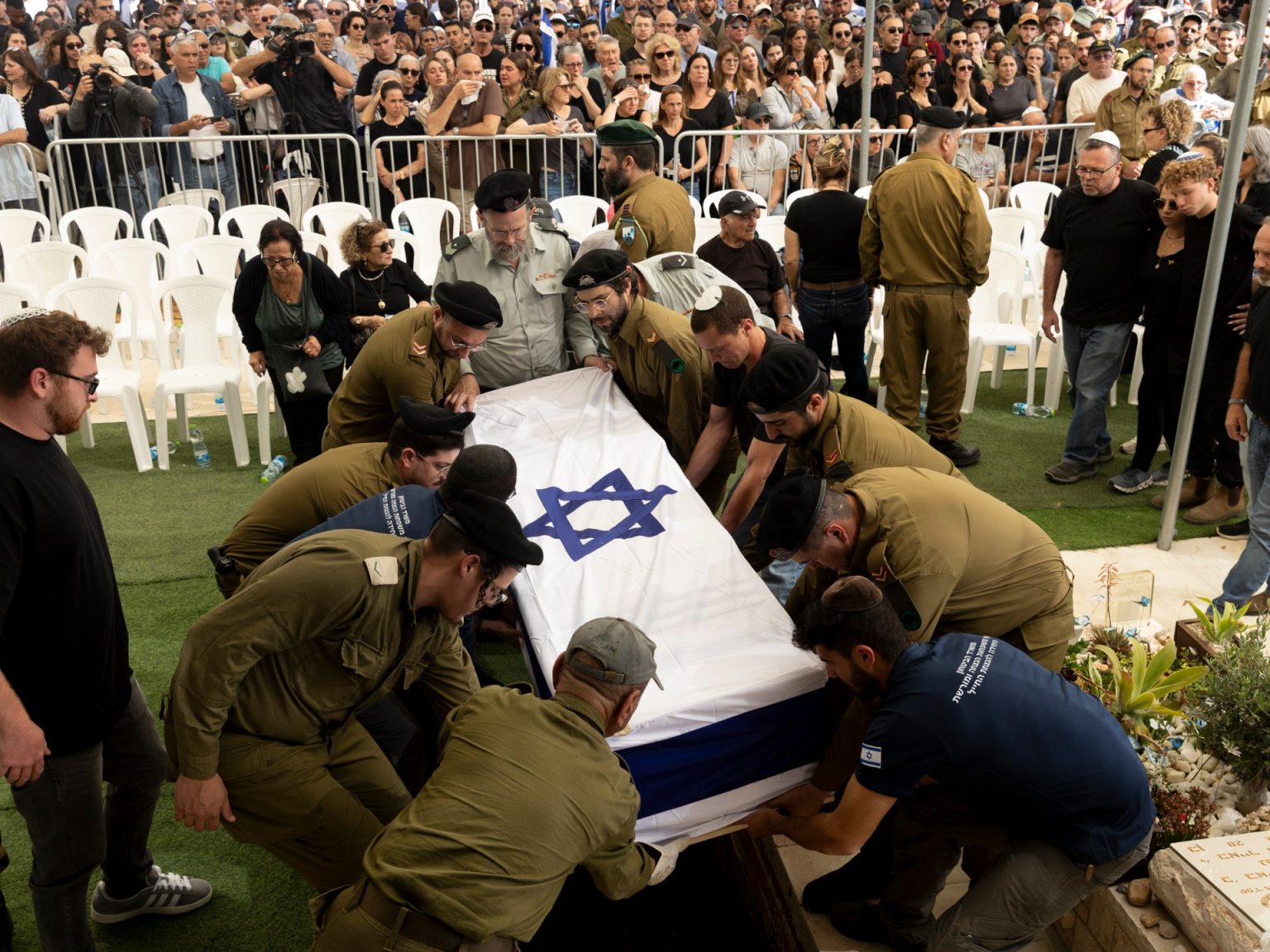 كاتبة إسرائيلية: لمَ إخفاء الرقم الحقيقي للجنود المصابين في غزة؟