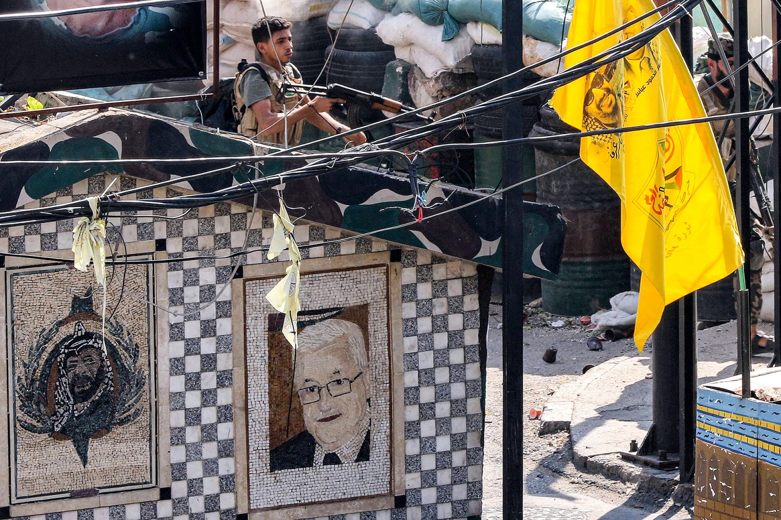 ترتيبات فلسطينية لبنانية مرتقبة لسحب سلاح المخيمات