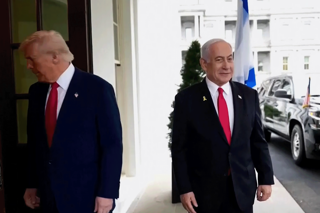 من الصفقة الجزئية إلى التسوية الشاملة.. مفاوضات تربك نتنياهو