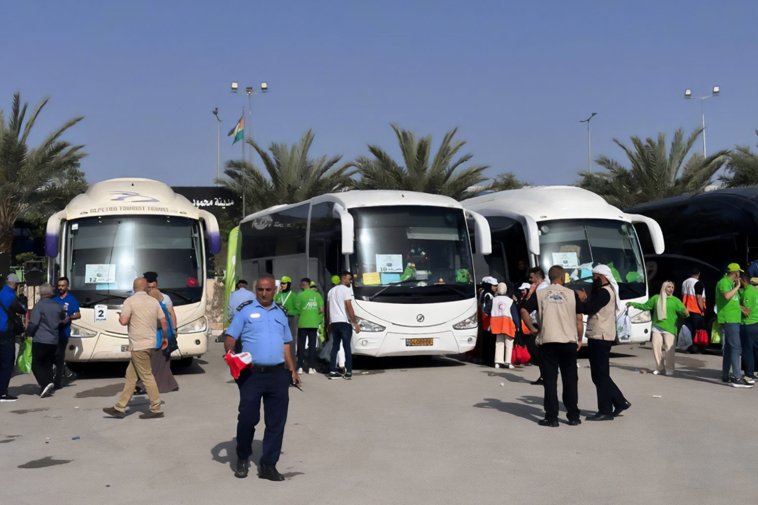 القدس.. ألف فلسطيني يغادرون لأداء فريضة الحج