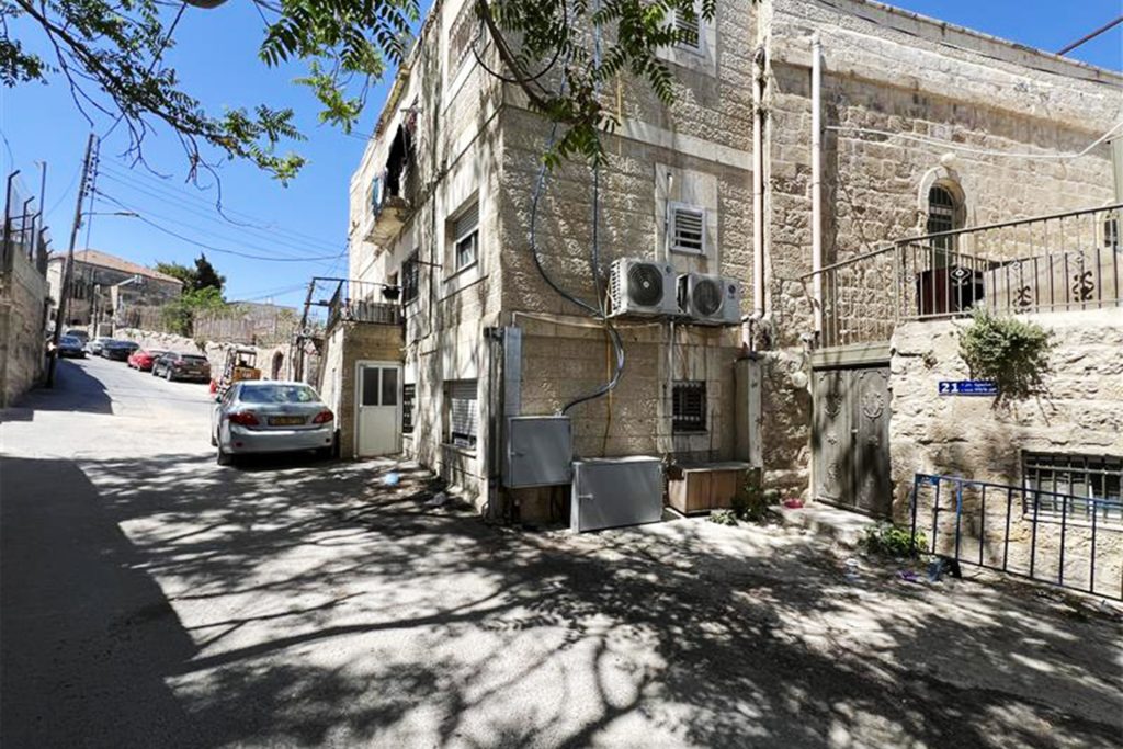 الأردن.. تحذيرات من تكريس التهويد بإغلاق مؤسسات القدس