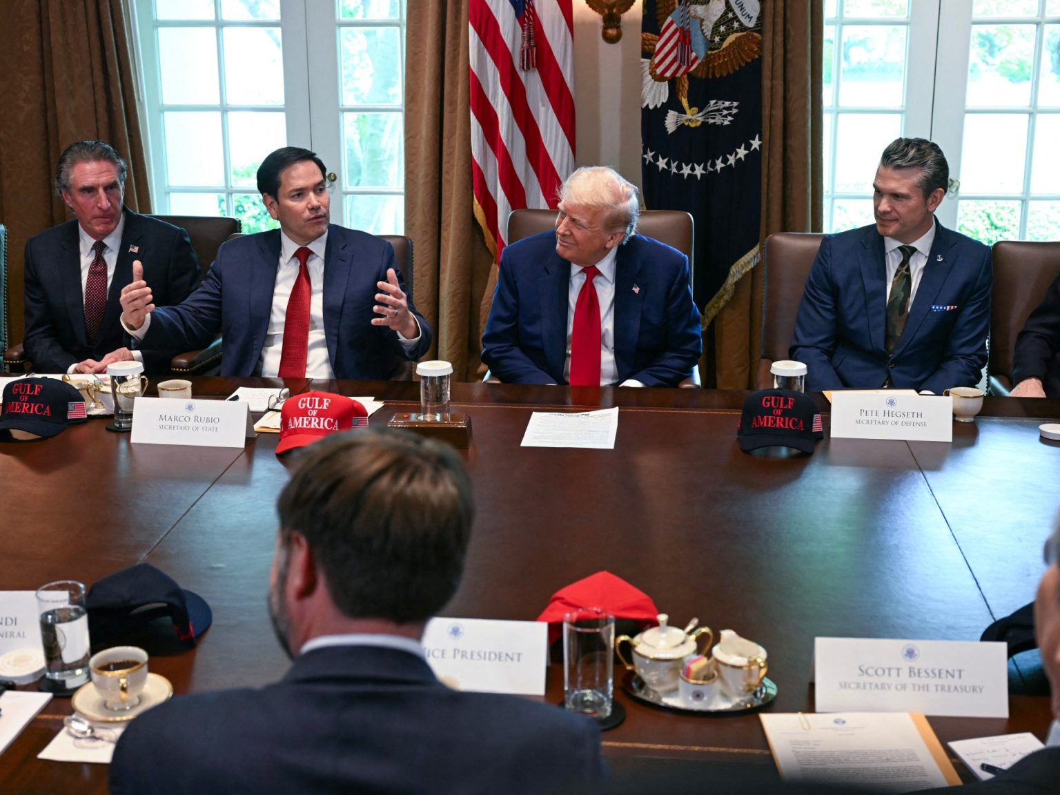 إدارة ترامب ترغب في تسريع الصفقات مع صناديق الثروة الخليجية