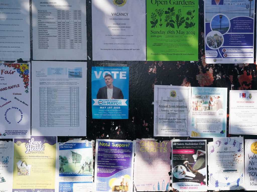 هاجس الأصوات الانتخابية يدفع حكومة ستارمر إلى اليمين