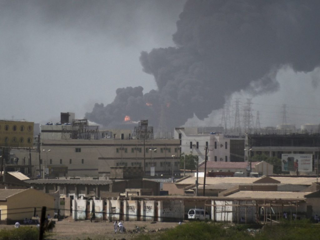 السودان يغلق خط الأنابيب الناقل للنفط من جنوب السودان