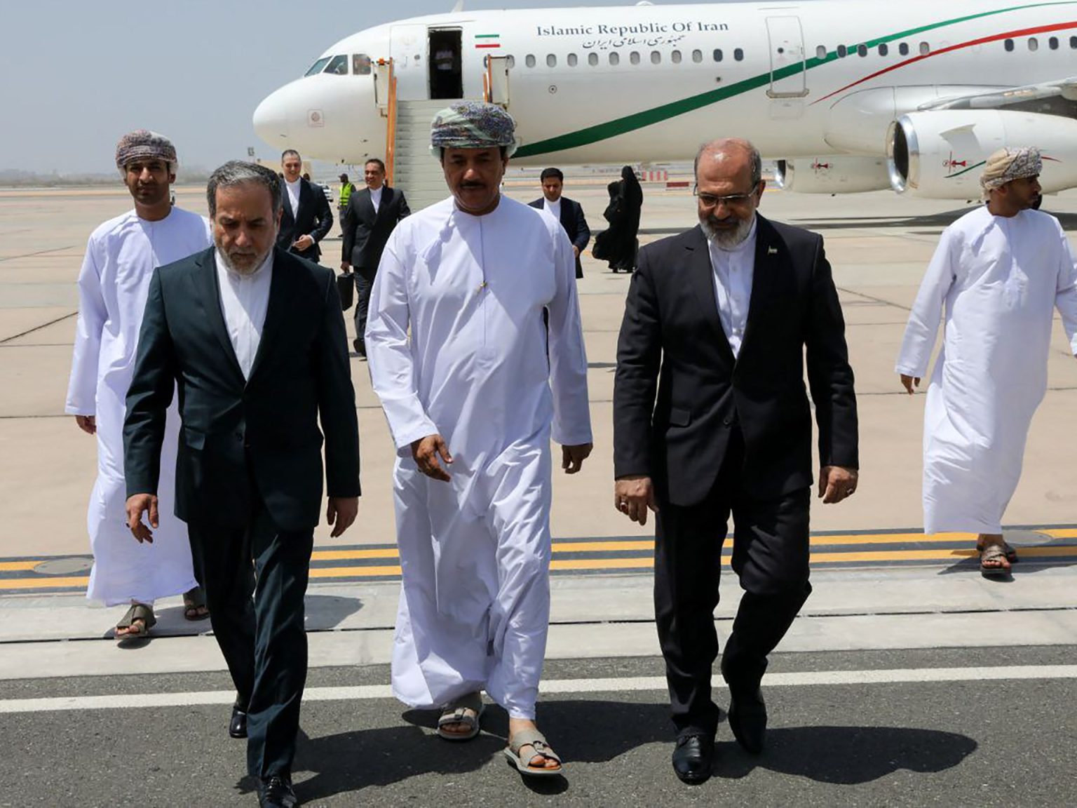 ديبلوماسيون إيرانيون للجزيرة نت: هذه فرص التسوية بين طهران وواشنطن