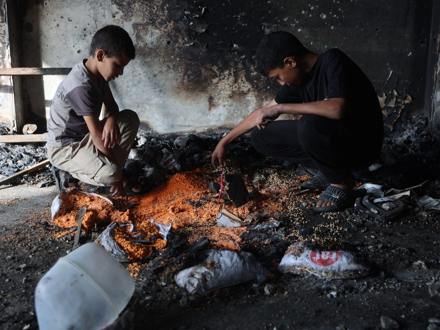 إسرائيل أحرقت النازحين نياما في مجزرة حي الدرج
