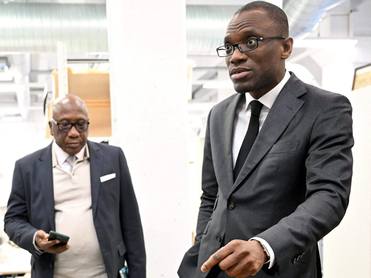 بنين تستعيد من فنلندا كرسيا ملكيا منهوبا منذ الاستعمار