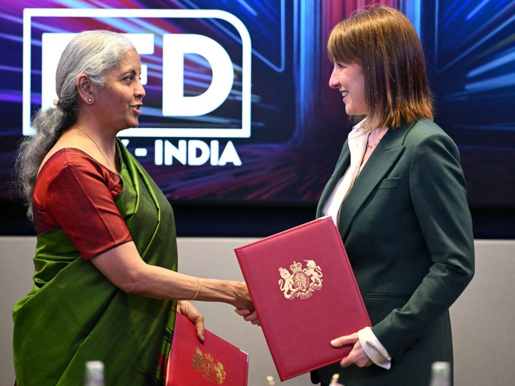 اتفاق تجاري تاريخي بين بريطانيا والهند