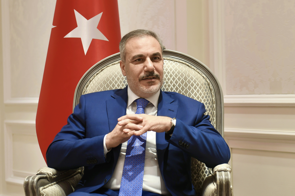 فيدان يحدد أولويات تركيا في سوريا ويدعو لدعم غزة