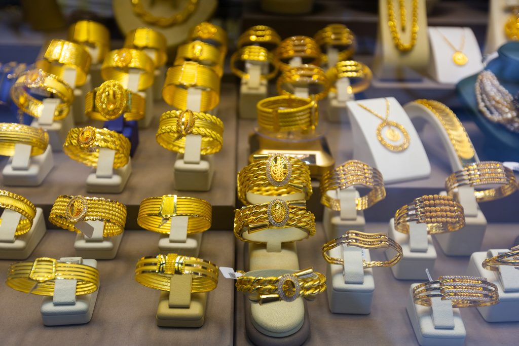 لماذا يُقبل الأردنيون على اقتناء الذهب بكثافة غير مسبوقة؟