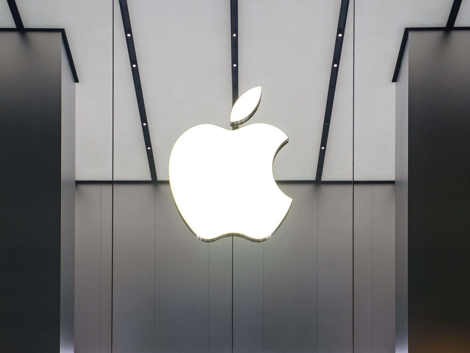 آبل تجمع 10 مليارات دولار عمولات من متجرها للتطبيقات بأميركا في 2024