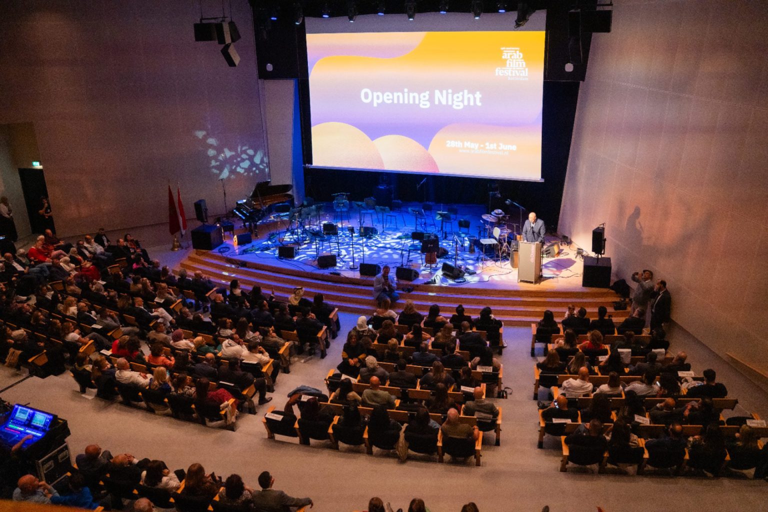 هولندا.. الجزيرة 360 تشارك في مهرجان الفيلم العربي بعرضين يوثقان الهجرة والحياة تحت الحصار