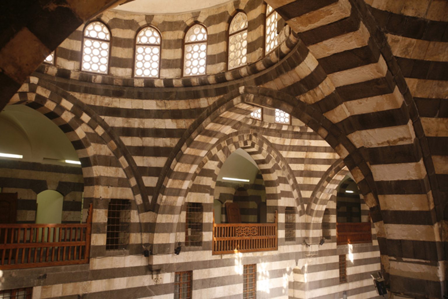 عبور الجغرافيا وتحولات الهوية.. علماء حديث حملوا صنعاء وازدهروا في دمشق