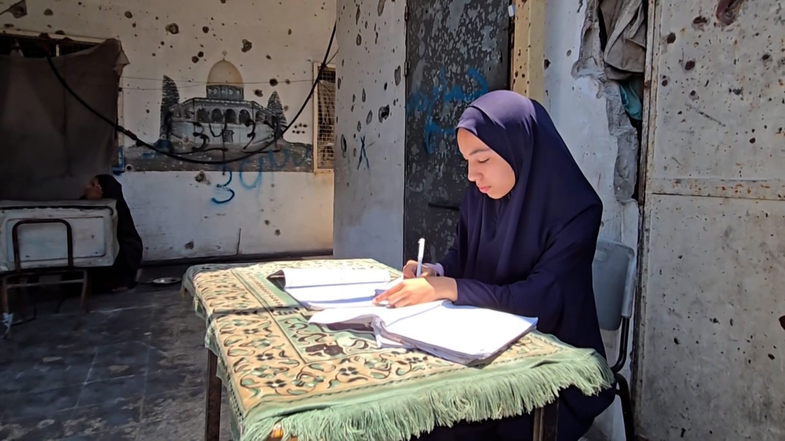 الحرب على غزة تحرم آلاف الطلبة في غزة من امتحانات الثانوية