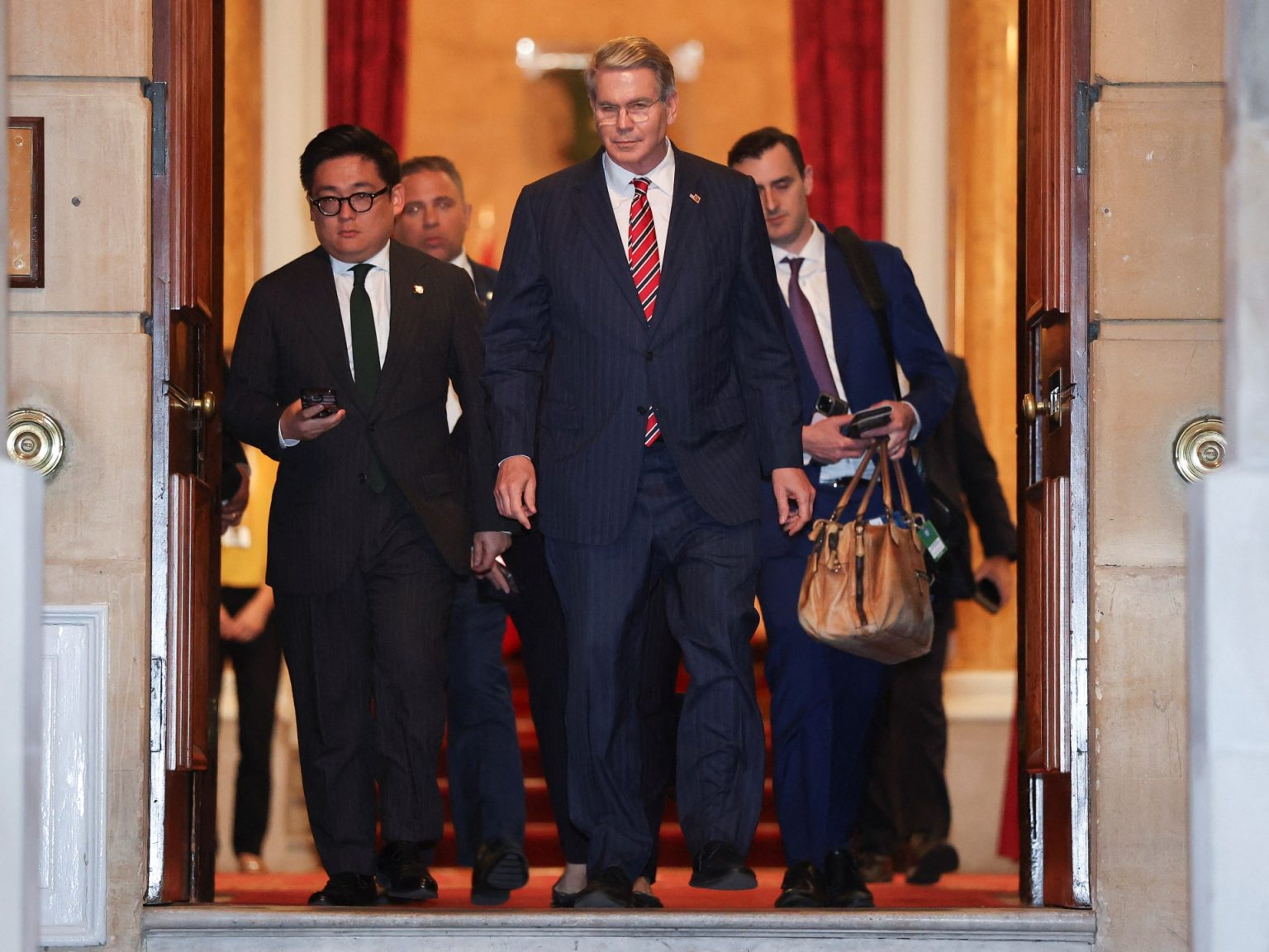 واشنطن وبكين تتفقان على “إطار عام” في محادثاتهما التجارية بلندن