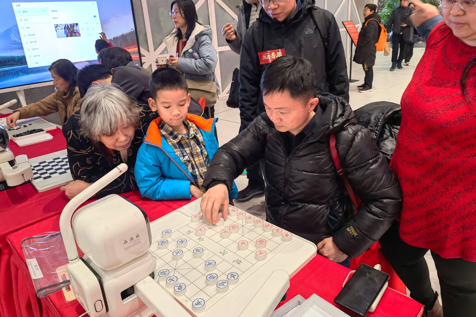 في الصين.. ألعاب أطفال تردّ على أسئلتهم وتعلمهم البرمجة