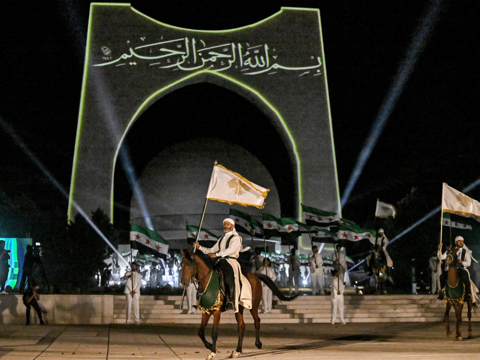 الهوية البصرية الجديدة بعيون السوريين