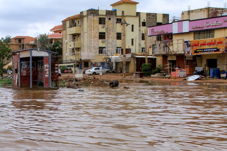 مصرع 27 شخصا نتيجة أمطار غزيرة وغير مسبوقة تضرب السودان
