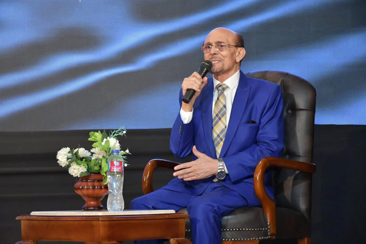 نقل الفنان المصري محمد صبحي إلى المستشفى بعد وعكة صحية طارئة