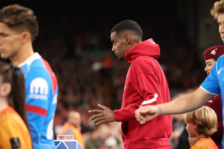 إيزاك أساسياً مع ليفربول للمرة الأولى