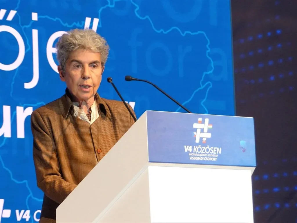 شانتال ديلسول تهاجم فلسفة ما بعد الحداثة