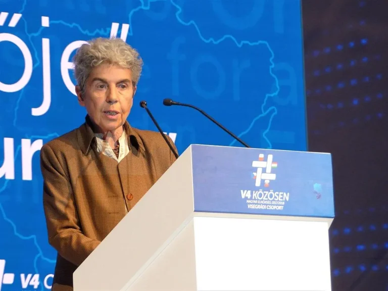 شانتال ديلسول تهاجم فلسفة ما بعد الحداثة