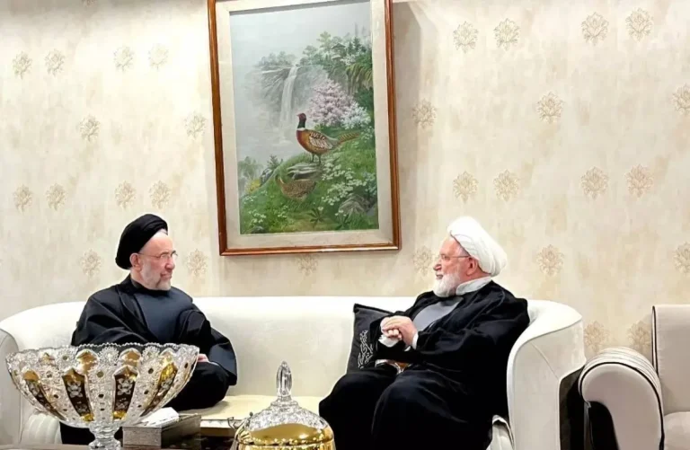 كروبي يتهم برلمانيين  بـ«الولاء المفرط» لبوتين