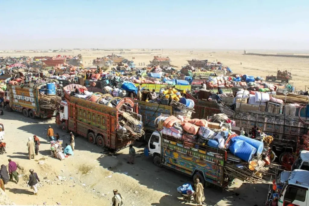 بعد فشل المحادثات… وزير أفغاني يحذر باكستان من «اختبار صبر بلاده»