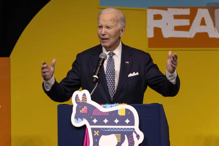 بايدن: ترمب لا يدمر البيت الأبيض فحسب بل الأمة بأكملها