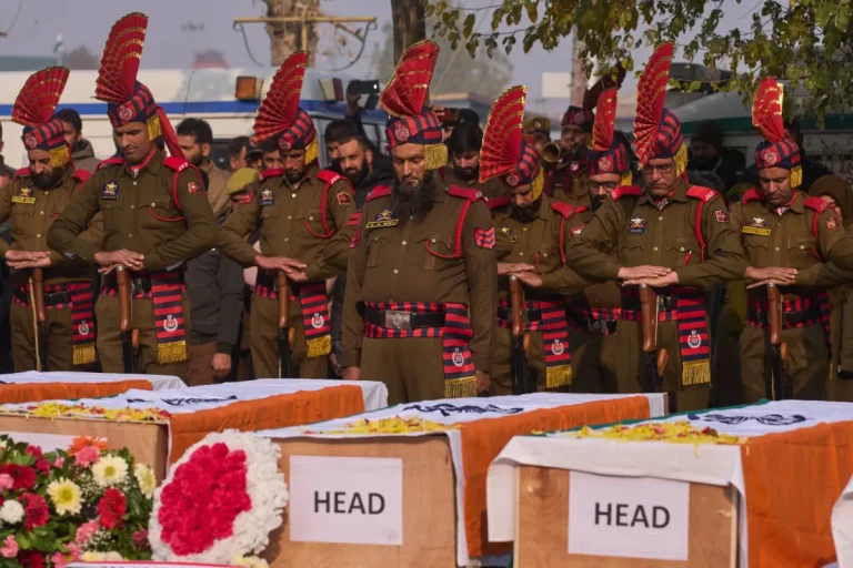 9 قتلى بانفجار مركز شرطة في الجانب الهندي من كشمير