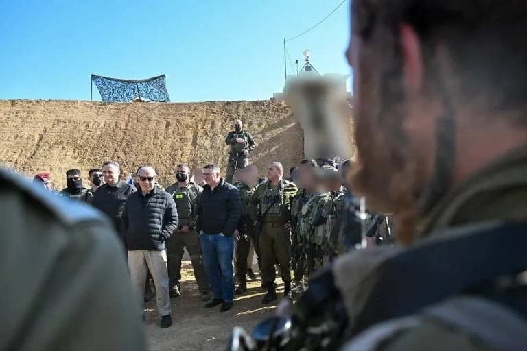 اعتقال خمسة جنود إسرائيليين بتهمة تهريب السلاح من سوريا