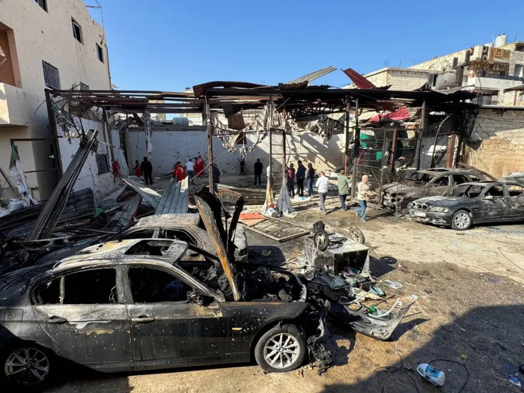 استهداف «عين الحلوة»… رسالة إسرائيلية للساحتين اللبنانية والفلسطينية