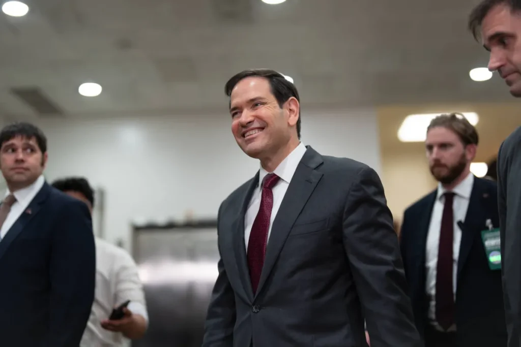 بعد شكاوى… إدارة ترمب تُطلع أعضاء بالكونغرس بشأن هجمات قوارب المخدرات