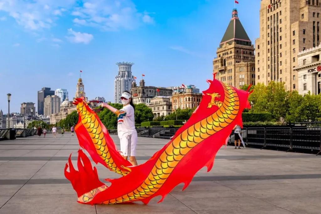 «الكأس المقدسة» لقتل «الخلايا الزومبي»… كيف يسعى أثرياء الصين للعيش حتى 150 عاماً؟